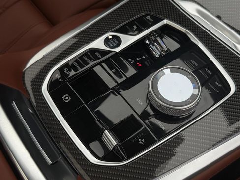 Used 2026 BMW X7 M60i image 48