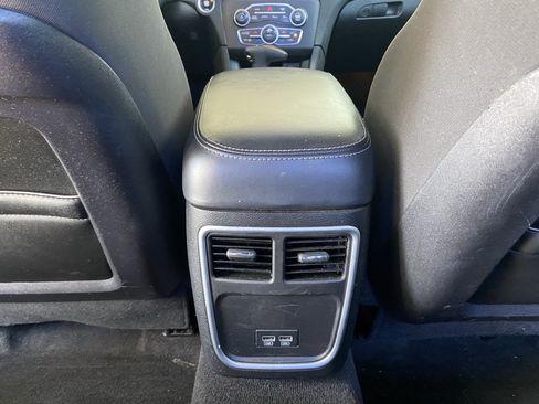 Used 2020 Dodge Charger Scat Pack RWD image 32