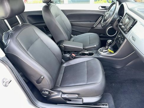 Used 2013 Volkswagen Beetle 2.5 FWD image 19