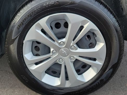 Used 2025 Chevrolet Trax LS FWD image 12