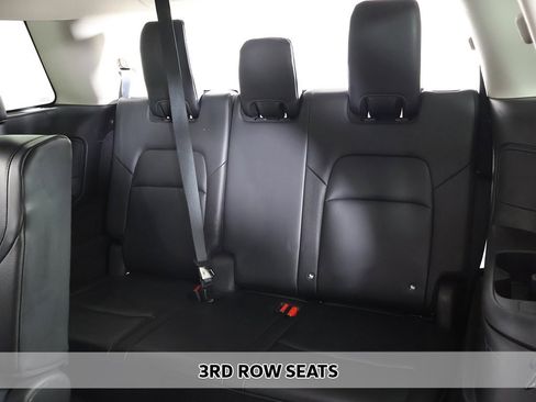 Used 2023 Nissan Pathfinder SL w/ Lighting Package (N92) image 9