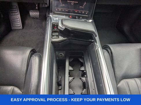 Used 2019 Audi e-tron Prestige w/ Prestige Package AWD/4WD image 34