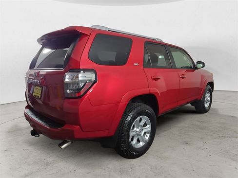 Used 2016 Toyota 4Runner SR5 image 5