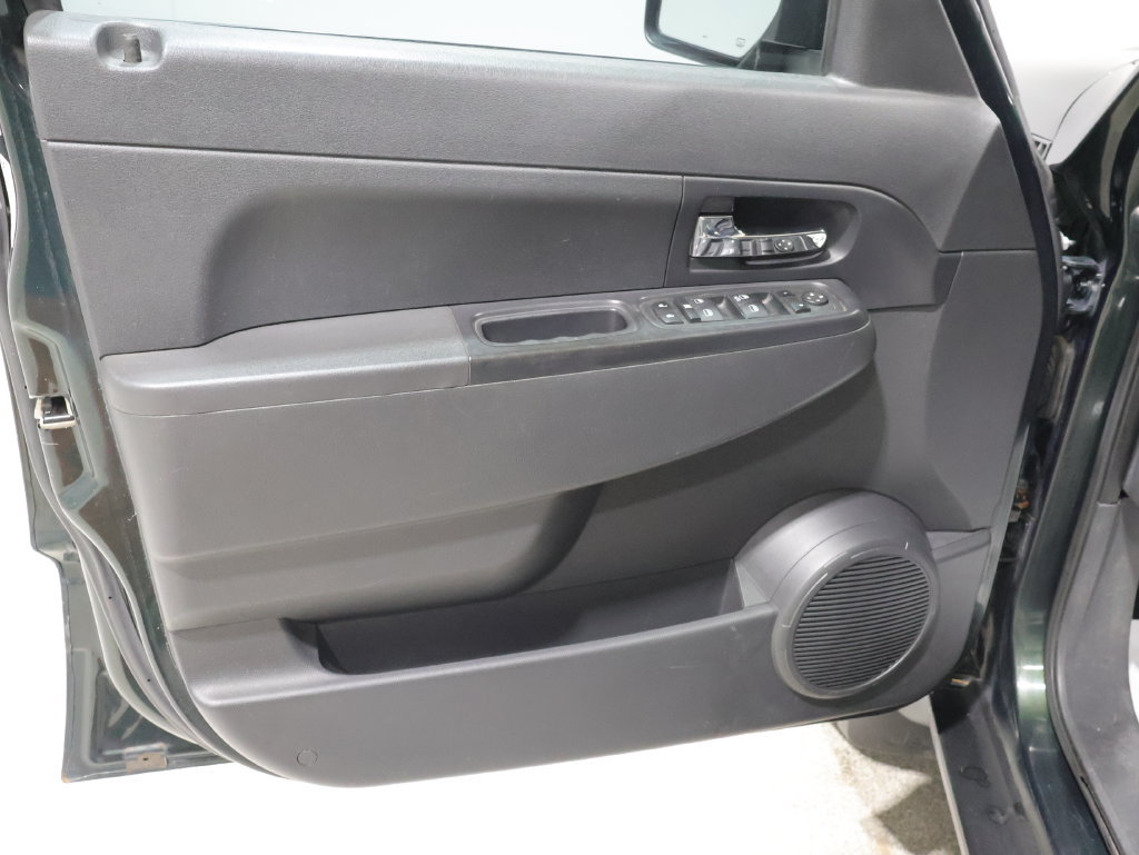 Used 2012 Jeep Liberty Sport AWD/4WD image 12