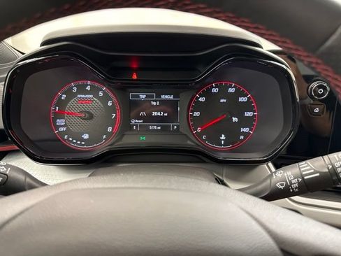 Used 2025 Chevrolet Trax RS w/ Sunroof Package FWD image 24