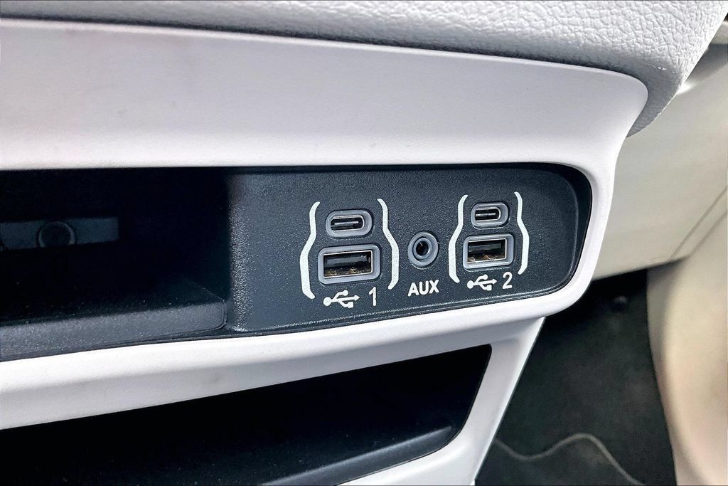 Used 2023 Chrysler Voyager LX FWD image 32