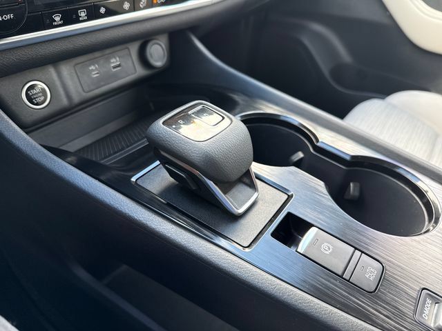 Certified 2023 Nissan Rogue SV FWD image 25