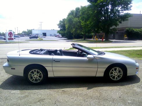 Used 2002 Chevrolet Camaro LT image 11