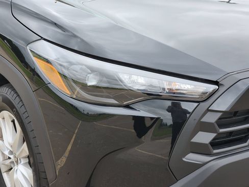 Used 2026 Toyota Corolla Cross LE w/ Moonroof Package FWD image 10