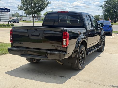 Used 2020 Nissan Frontier SV w/ Midnight Edition Floor Mats AWD/4WD image 7
