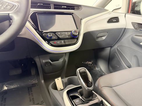 Used 2017 Chevrolet Bolt Premier w/ Driver Confidence II Package image 14