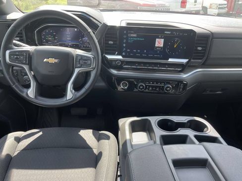 Used 2023 Chevrolet Silverado 1500 LT AWD/4WD image 16