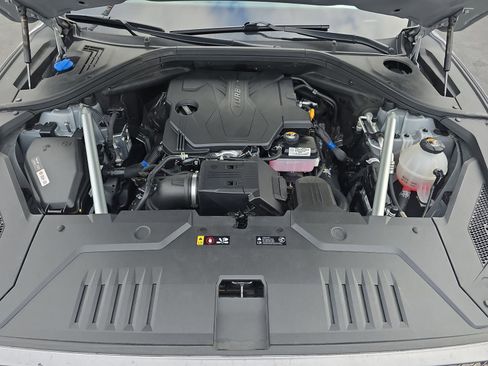 Used 2025 Genesis GV70 2.5T image 41