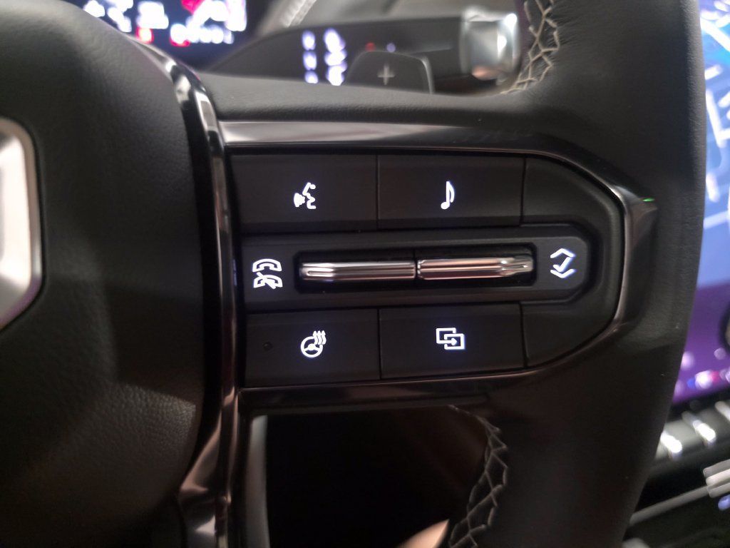Used 2026 GMC Yukon Denali Ultimate AWD/4WD image 25