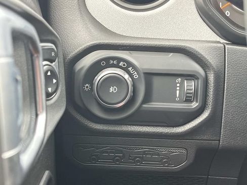 Used 2024 Jeep Wrangler Unlimited Sport AWD/4WD image 32