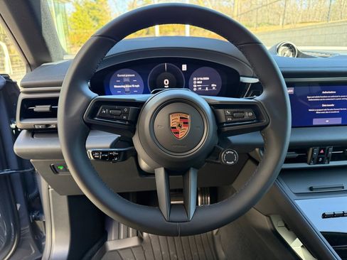 New 2026 Porsche Macan 4S Electric image 15
