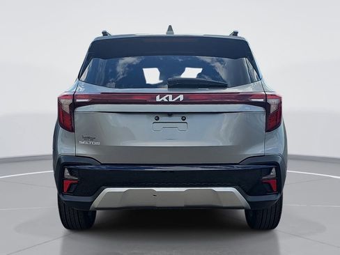 Used 2024 Kia Seltos EX FWD image 5