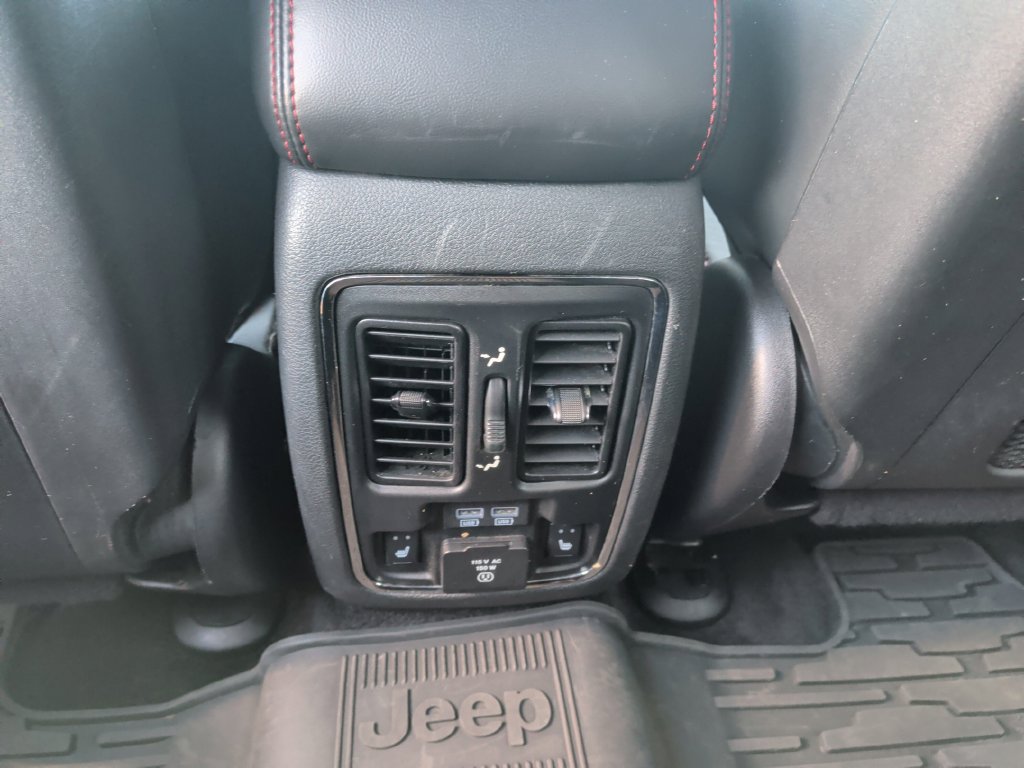 Used 2017 Jeep Grand Cherokee Trailhawk AWD/4WD image 19