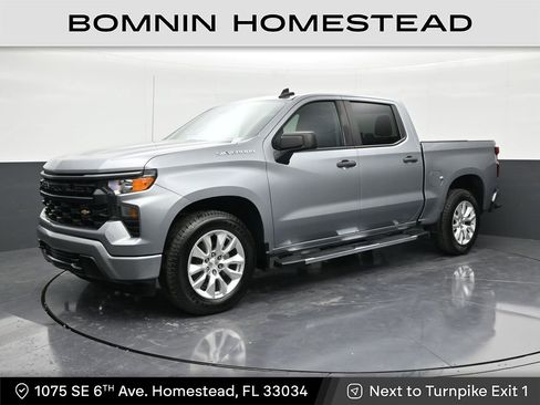 Used 2023 Chevrolet Silverado 1500 Custom image 1