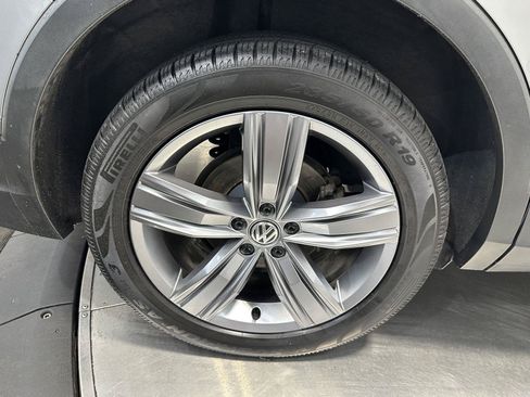 Used 2020 Volkswagen Tiguan SEL AWD/4WD image 11