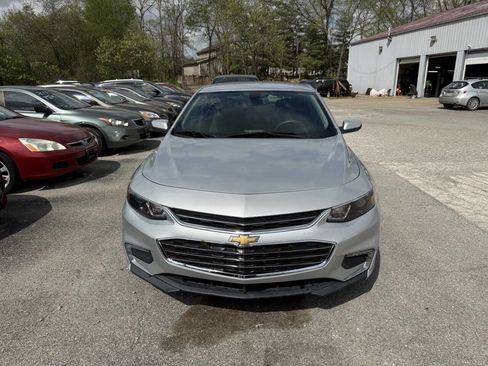 Used 2018 Chevrolet Malibu LT image 4