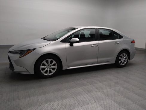 Used 2022 Toyota Corolla LE image 2