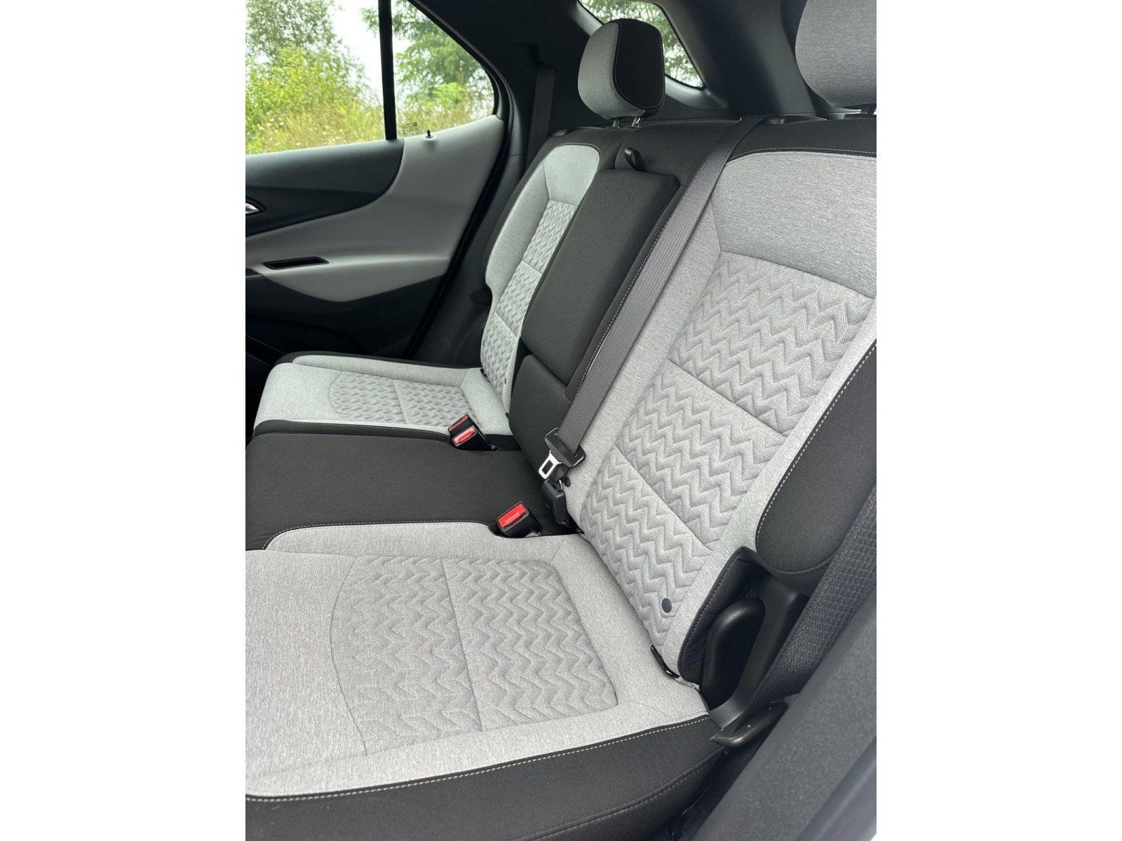 Used 2022 Chevrolet Equinox LS w/ Driver Confidence II Package AWD/4WD image 17