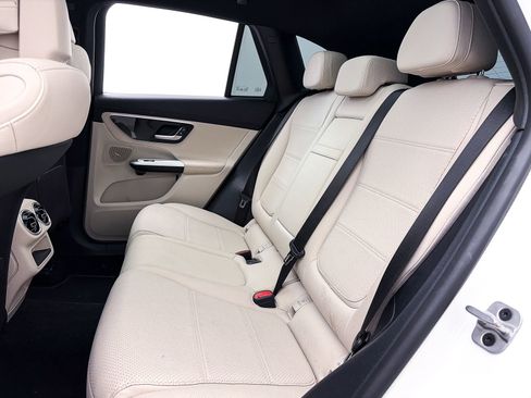 Used 2023 Mercedes-Benz GLC 300 image 36