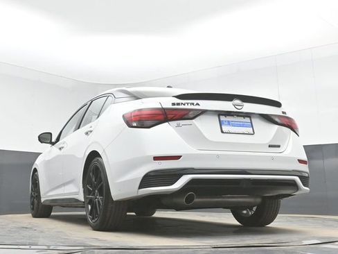 Used 2025 Nissan Sentra SR w/ SR Premium Package image 43