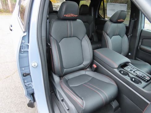 New 2025 Honda Pilot TrailSport image 17