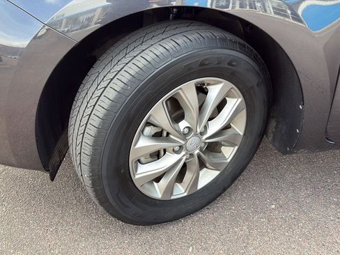 Used 2020 Kia Sedona LX image 8