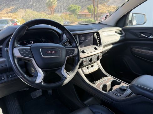 Used 2021 GMC Acadia Denali w/ Denali Ultimate Package AWD/4WD image 4