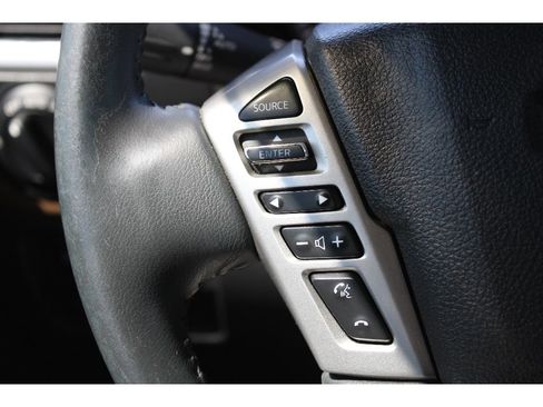 Used 2018 Nissan Titan SL w/ Chrome Package AWD/4WD image 22