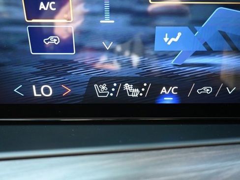 Used 2025 Chevrolet Tahoe Premier image 35