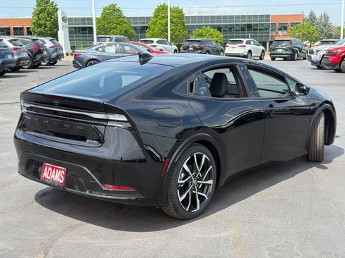 Used 2026 Toyota Prius Plug-In Hybrid w/ Limited Premium Package FWD image 7