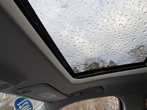 Used 2021 Chevrolet Traverse RS image 22