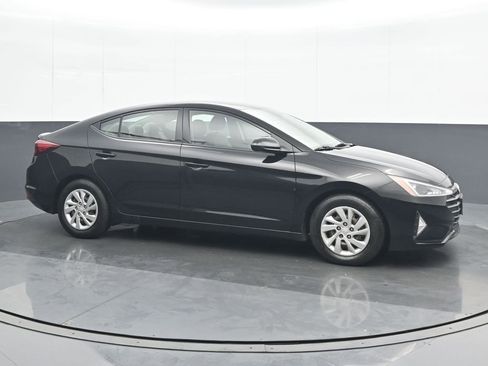 Used 2020 Hyundai Elantra SE w/ Cargo Package (C1) image 8