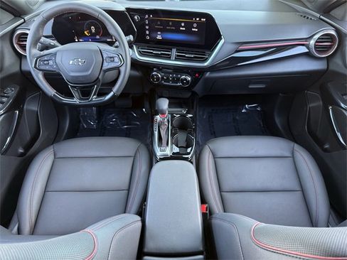 Used 2025 Chevrolet Trax RS w/ Sunroof Package image 11