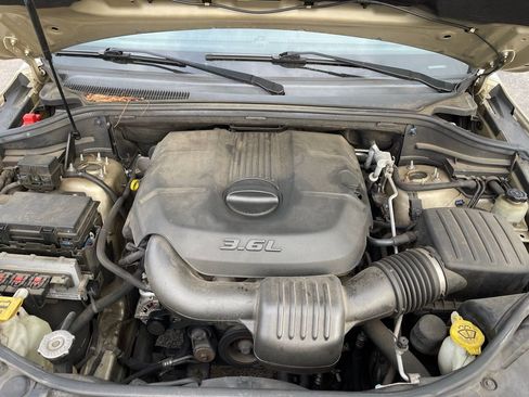 Used 2011 Jeep Grand Cherokee Laredo image 33