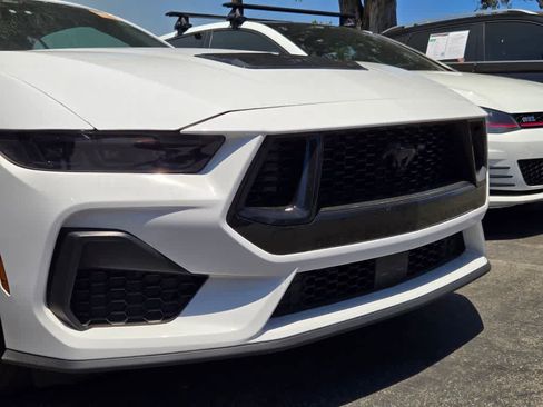 Used 2025 Ford Mustang GT Premium RWD image 3