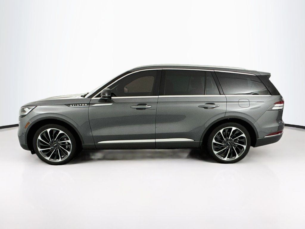 Used 2022 Lincoln Aviator Reserve w/ Equipment Group 201A RWD image 8