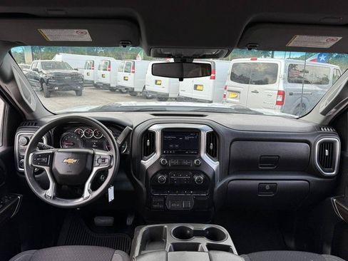 Used 2021 Chevrolet Silverado 2500 LT AWD/4WD image 11