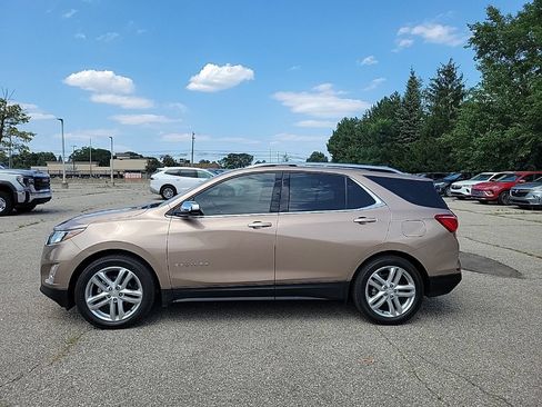 Used 2018 Chevrolet Equinox Premier FWD image 3