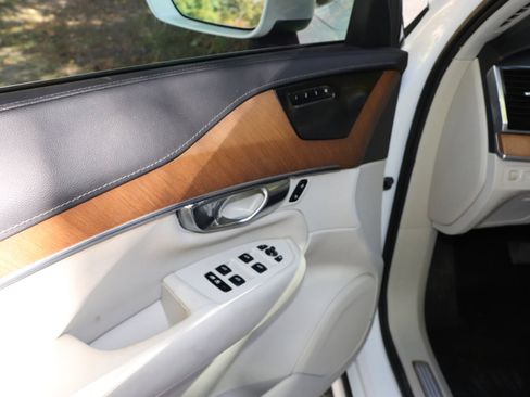 Used 2019 Volvo XC90 T8 Inscription w/ Advanced Package image 10