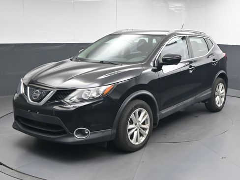 Used 2018 Nissan Rogue Sport SV w/ SV Technology Package image 4