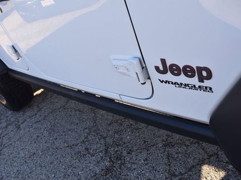 Used 2022 Jeep Wrangler Unlimited Rubicon image 15