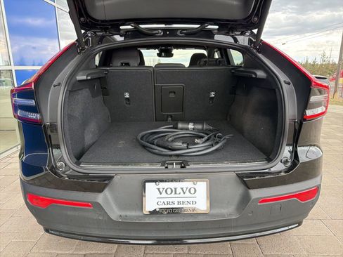 Used 2023 Volvo C40 P8 Recharge Plus image 9