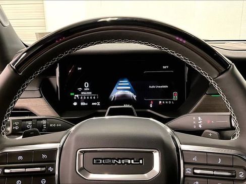 Used 2025 GMC Acadia Denali w/ Super Cruise Package image 27