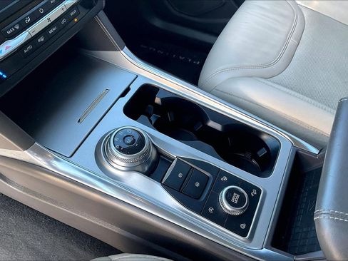 Used 2020 Ford Explorer Platinum w/ Premium Technology Package image 14