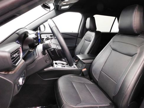 Used 2020 Ford Explorer Limited image 19
